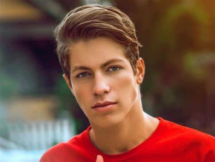Ben Azelart bio, net worth, girlfriend, height, age, family & latest