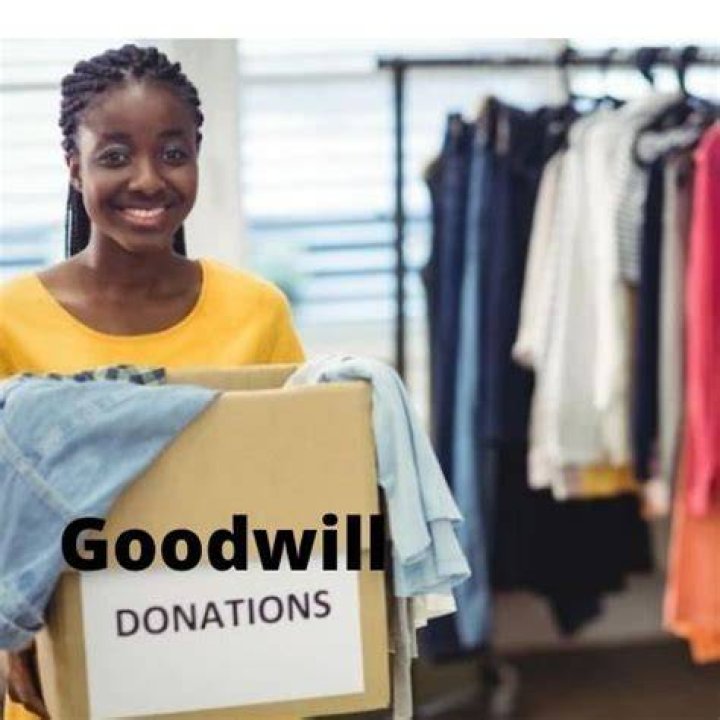 Does Goodwill take credit cards?