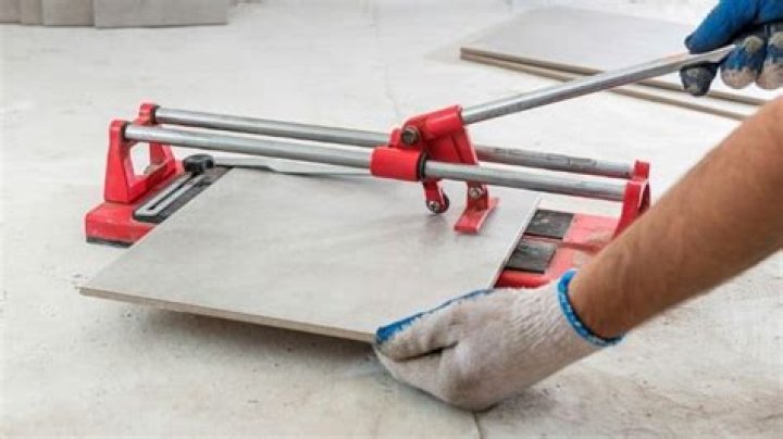 Does Lowes cut tile for free?