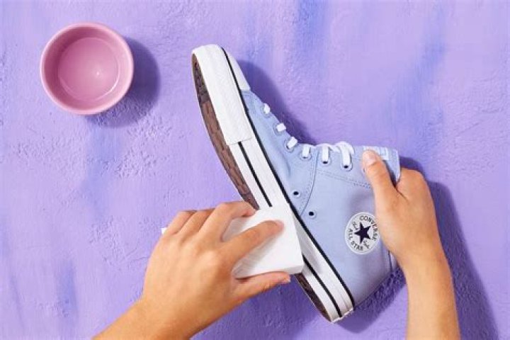 How do you clean smelly converse?