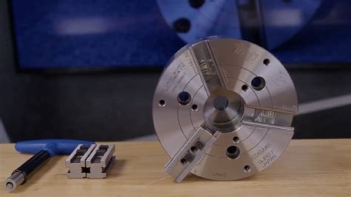 How do you remove a Kitagawa chuck?