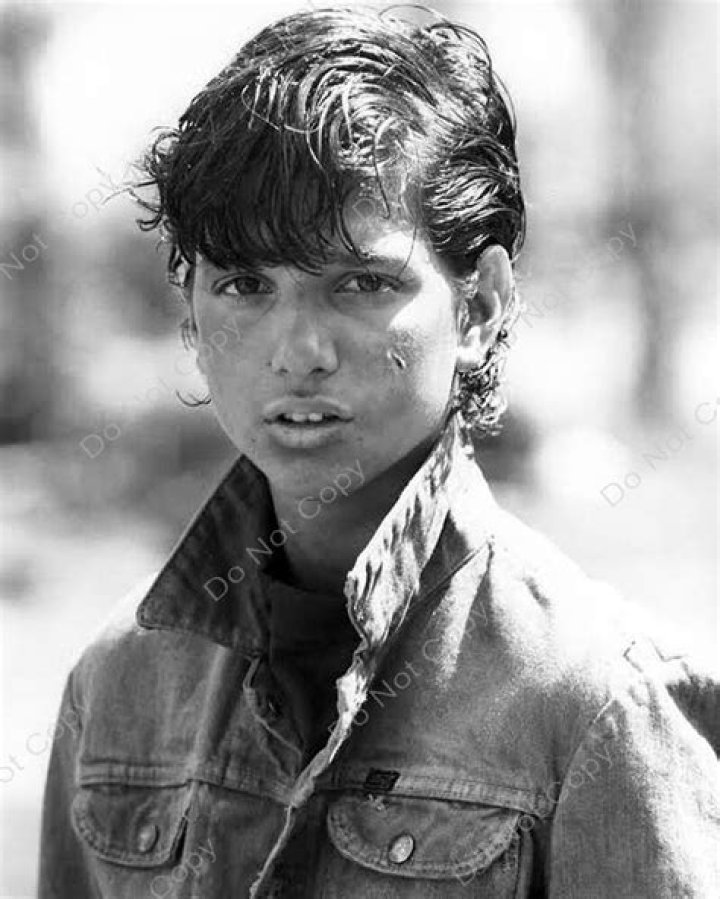 How old is Johnny Cade?