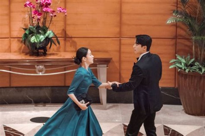 In-joo and Do-il in 'Little Women' K-drama.
