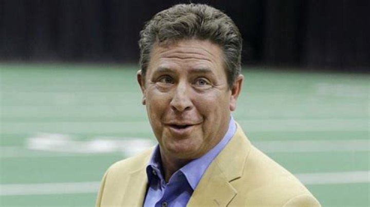 Miami Dolphins special adviser Dan Marino on the field before the NFL game against the Las Vegas Raiders at Allegiant Stadium on September 26, 2021, in Las Vegas