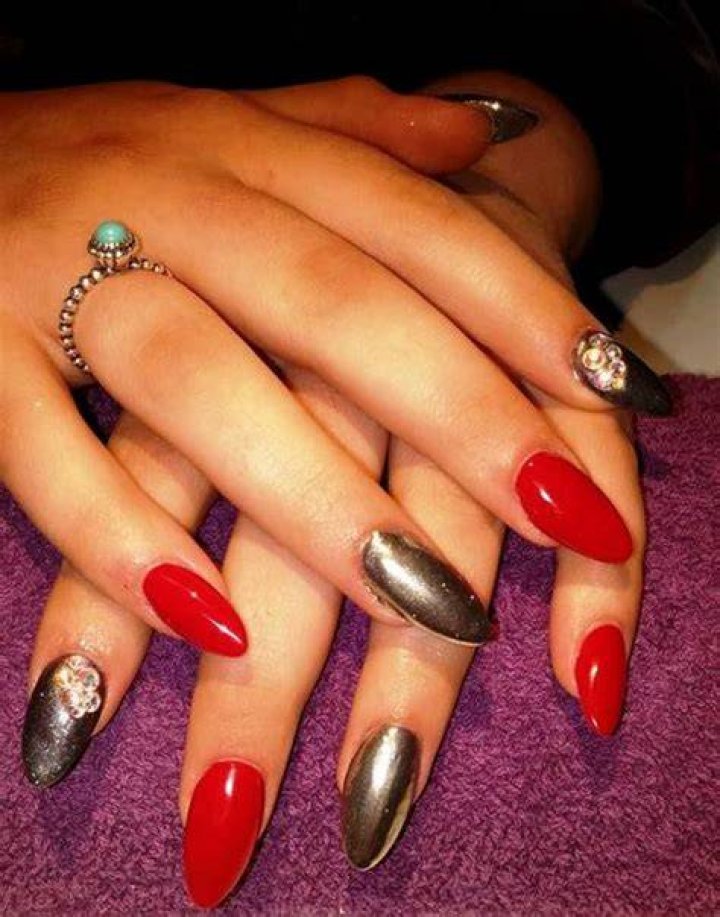 Nail, Finger, Manicure, Nail care, Nail polish, Cosmetics, Hand, Purple, Ring, Service, Nail, Finger, Manicure, Nail care, Nail polish, Cosmetics, Hand, Purple, Ring, Service,