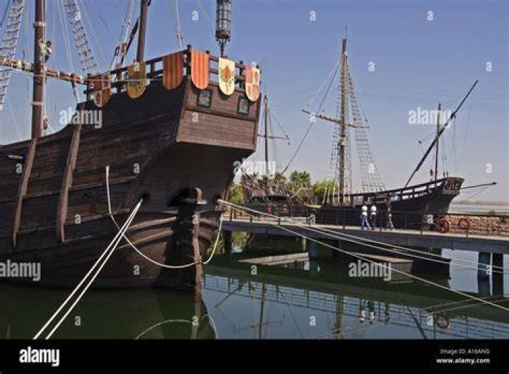 Santa Maria & Nina ships