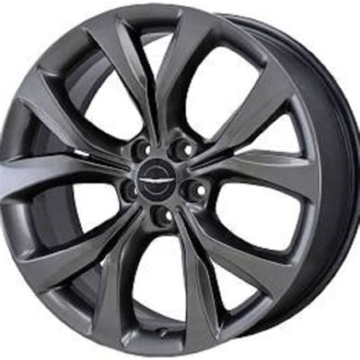 What lug pattern is a 2015 Chrysler 200?