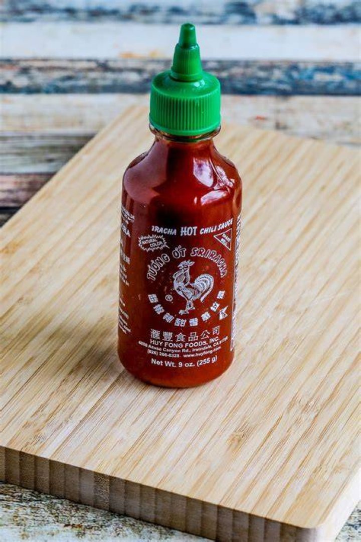 What To Put Sriracha Sauce On? (Solution)