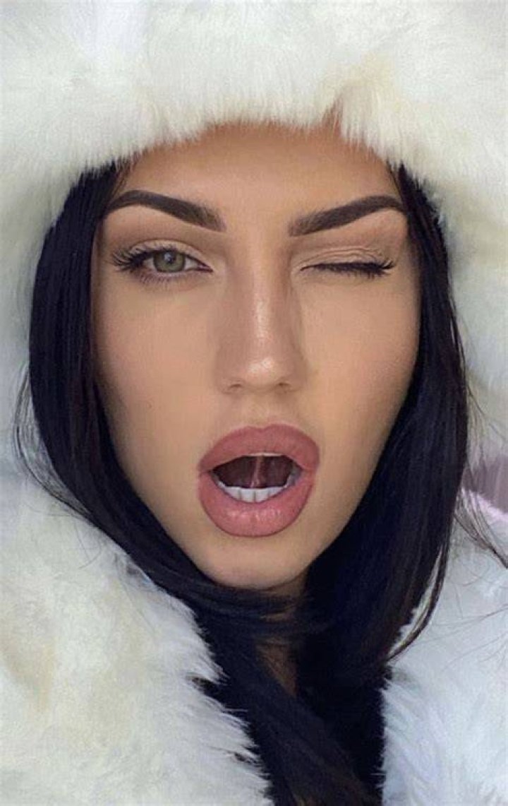 White, Clothing, Fur, Beauty, Lip, Beige, Headgear, Fur clothing, Neck, Textile, White, Clothing, Fur, Beauty, Lip, Beige, Headgear, Fur clothing, Neck, Textile,
