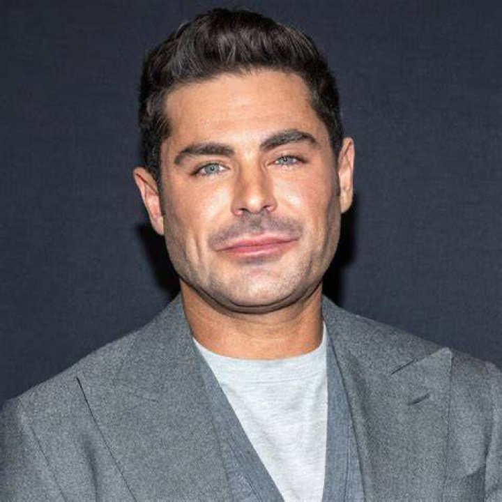 Zac Efron Shows His "Beautiful" Penis Watch Now!